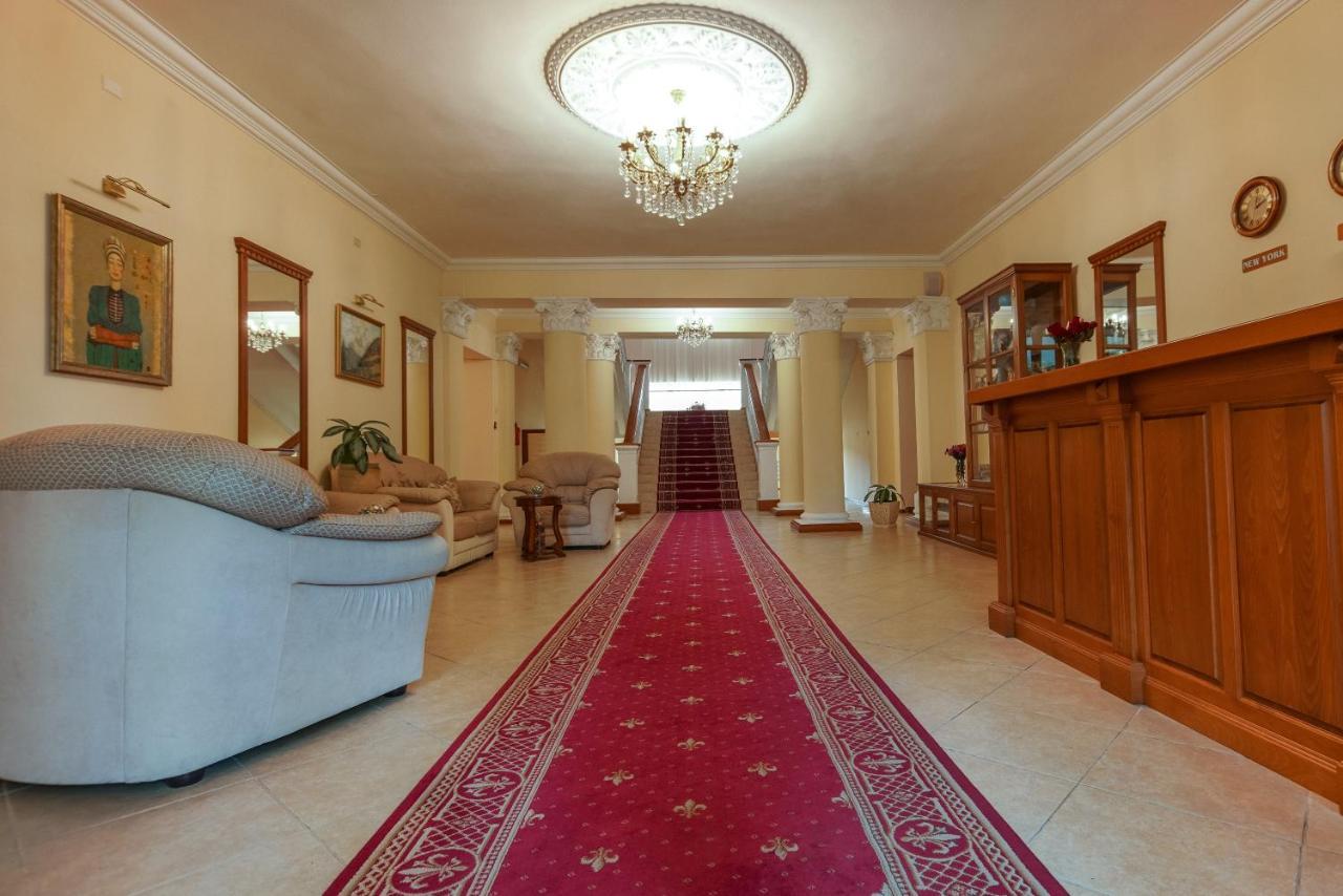 Grand Kavkaz Hotel Naltjik Eksteriør billede